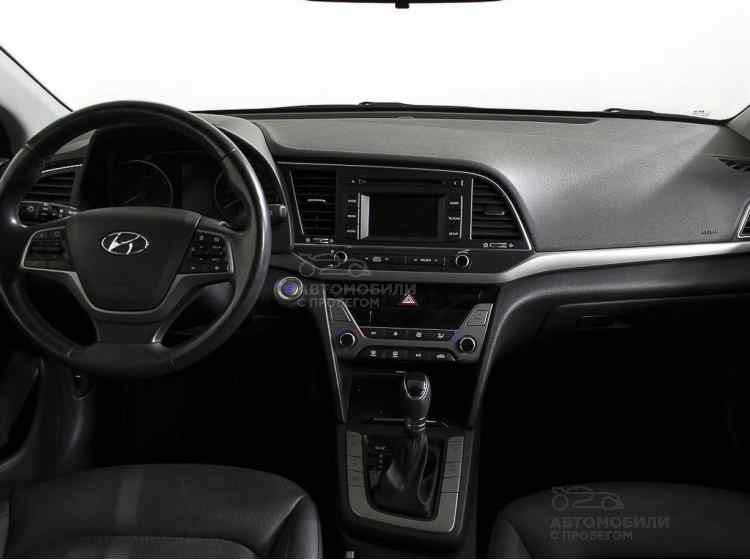 Hyundai Elantra VI (AD)