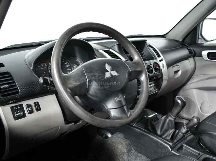 Mitsubishi Pajero Sport II