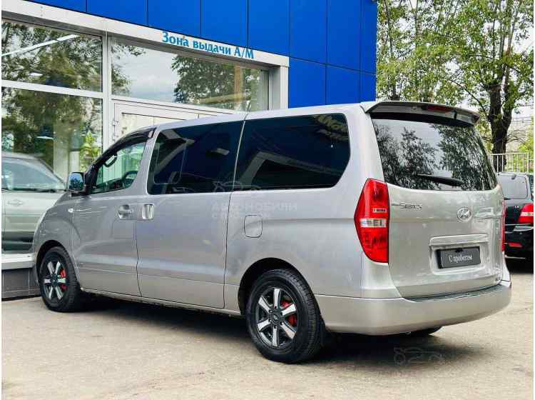 Hyundai Grand Starex I