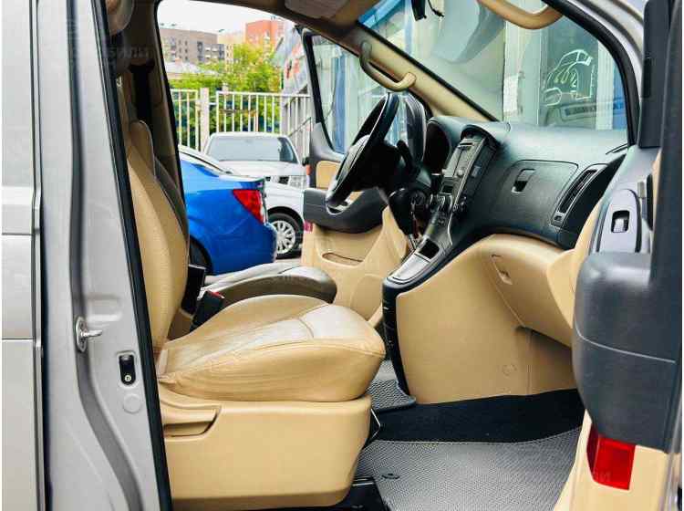 Hyundai Grand Starex I