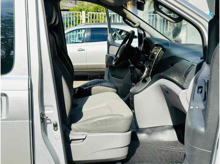 Hyundai Grand Starex I