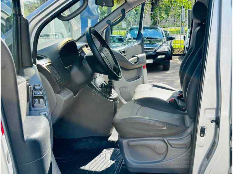 Hyundai Grand Starex I