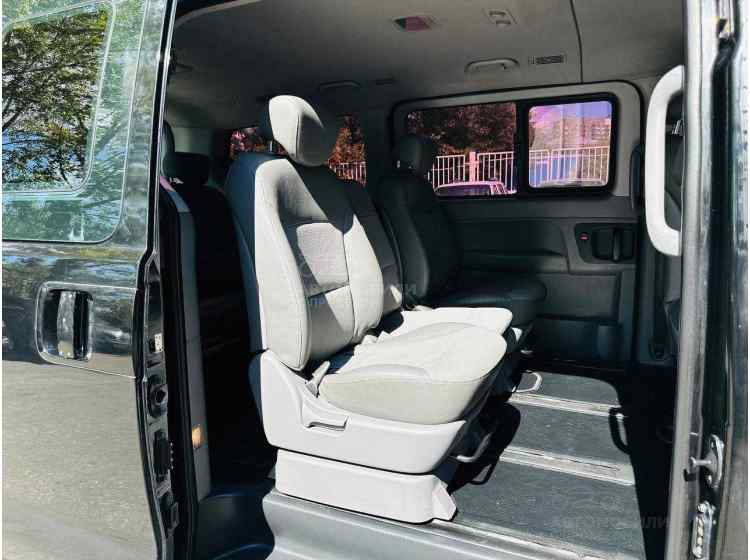 Hyundai Grand Starex I