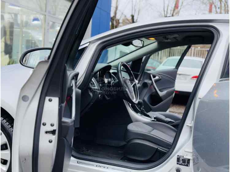 Opel Astra J Рестайлинг