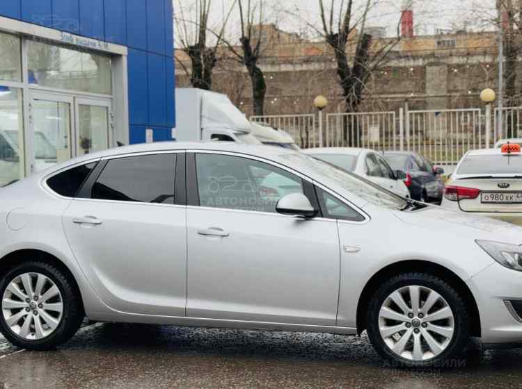 Opel Astra J Рестайлинг