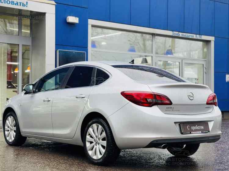 Opel Astra J Рестайлинг