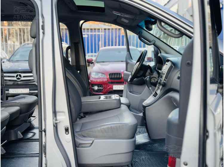 Hyundai Grand Starex I