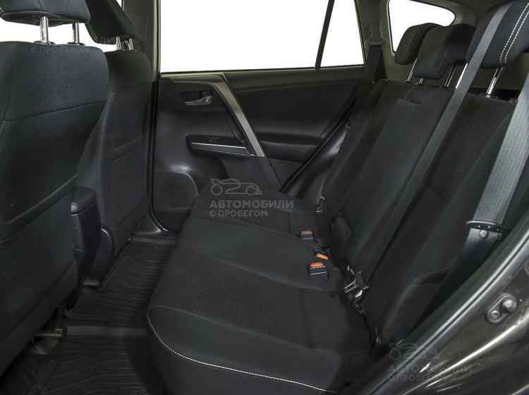 Toyota RAV4 XA40 Рестайлинг