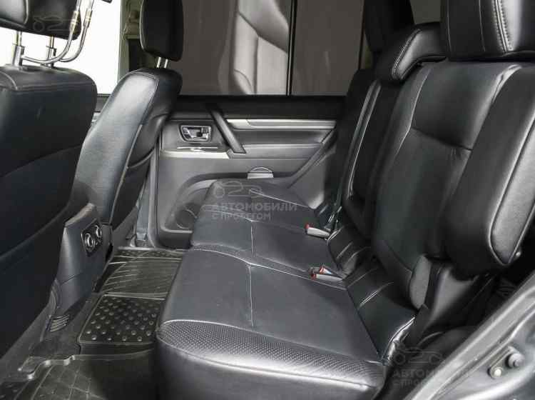 Mitsubishi Pajero Sport II