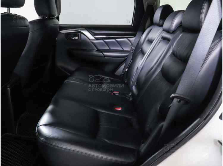 Mitsubishi Pajero Sport III