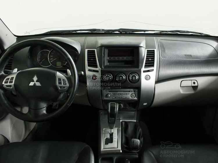 Mitsubishi Pajero Sport II