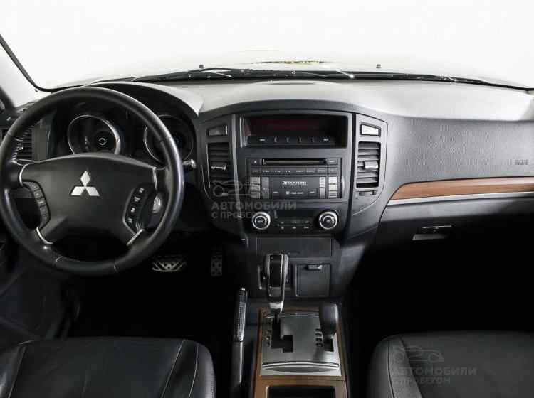 Mitsubishi Pajero IV