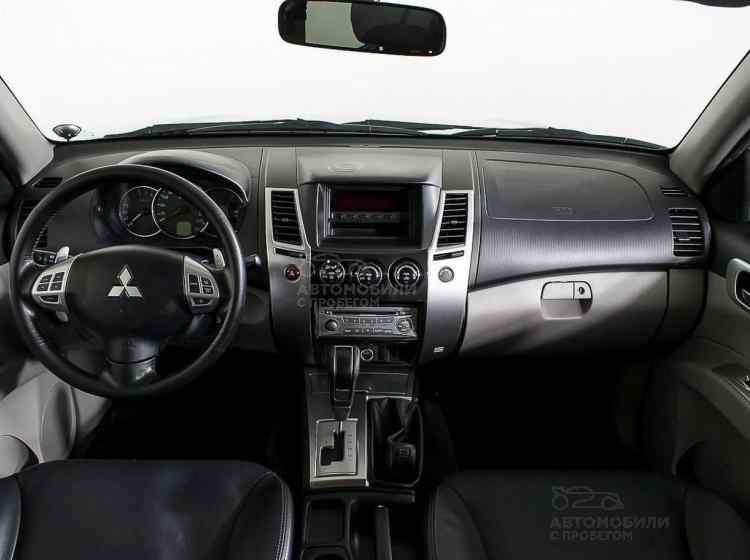 Mitsubishi Pajero Sport II