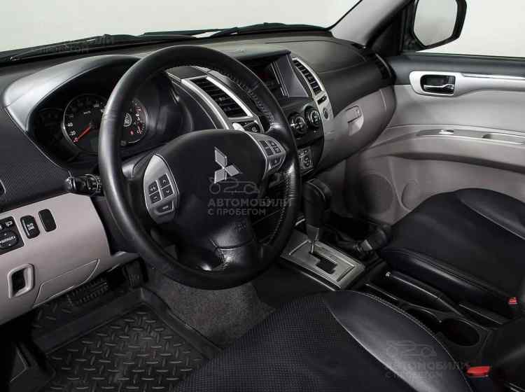 Mitsubishi Pajero Sport II