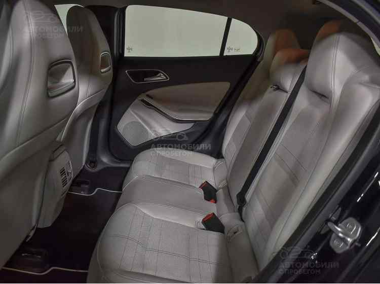 Mercedes-Benz GLA I (X156)