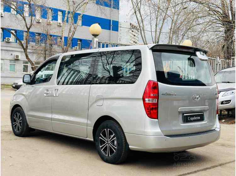 Hyundai Grand Starex I