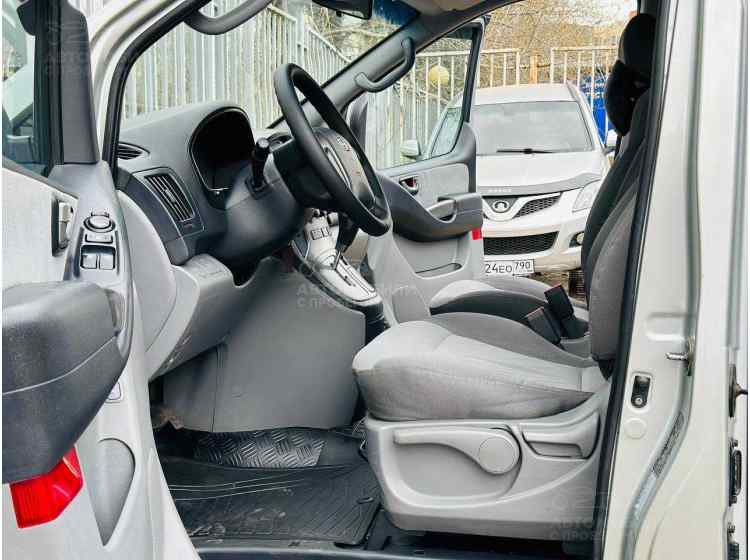 Hyundai Grand Starex I