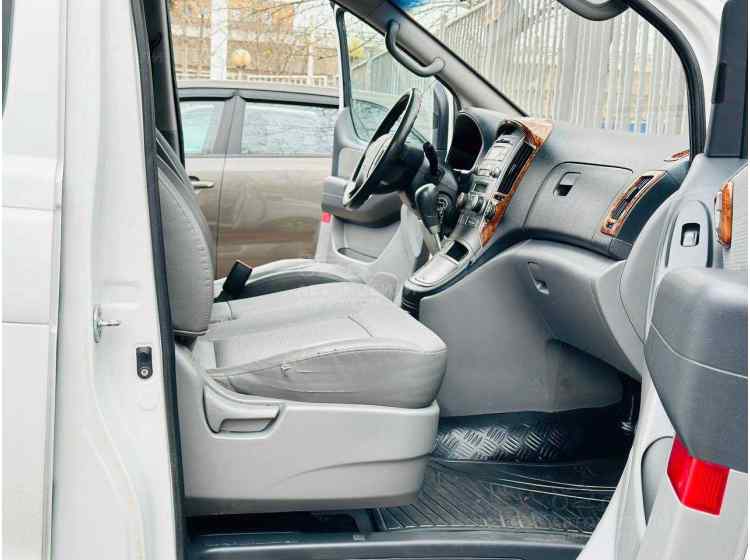 Hyundai Grand Starex I