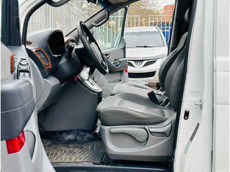 Hyundai Grand Starex I