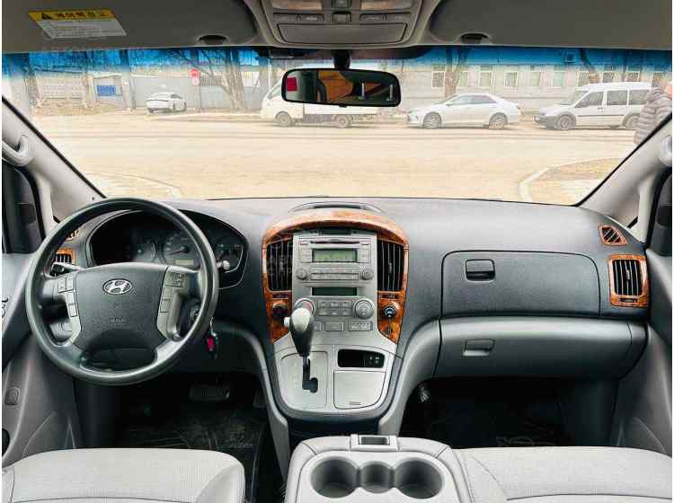 Hyundai Grand Starex I