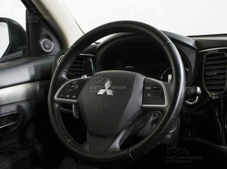 Mitsubishi Outlander III