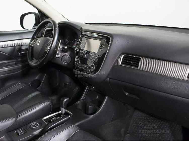 Mitsubishi Outlander III