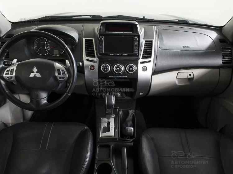 Mitsubishi Pajero Sport III