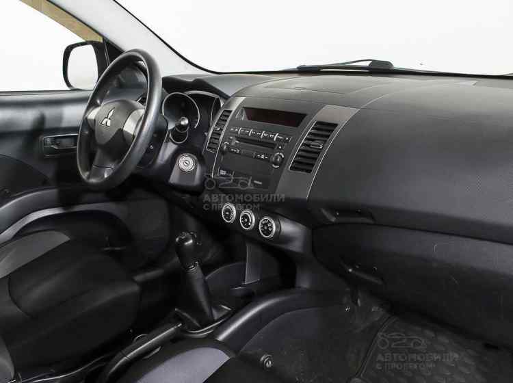 Mitsubishi Outlander II