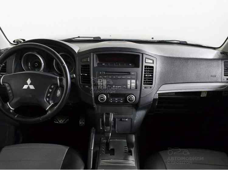 Mitsubishi Pajero IV Рестайлинг 1