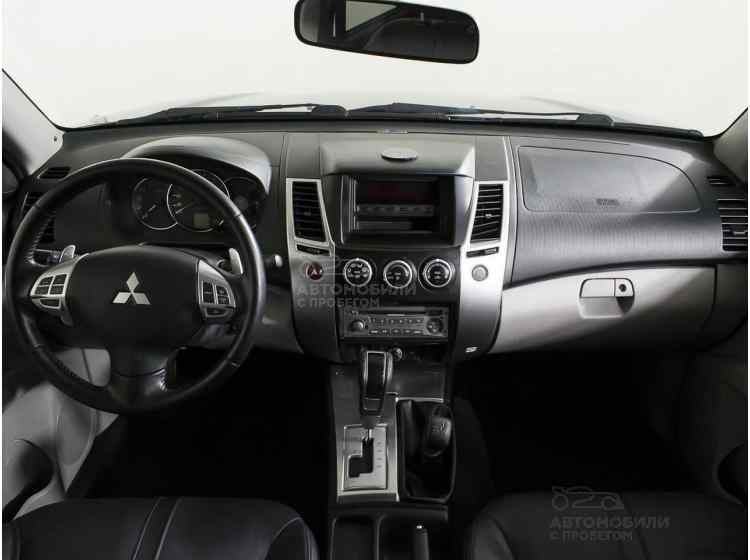 Mitsubishi Pajero Sport II