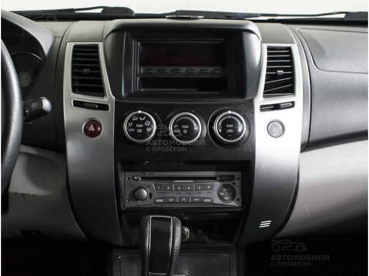 Mitsubishi Pajero Sport II