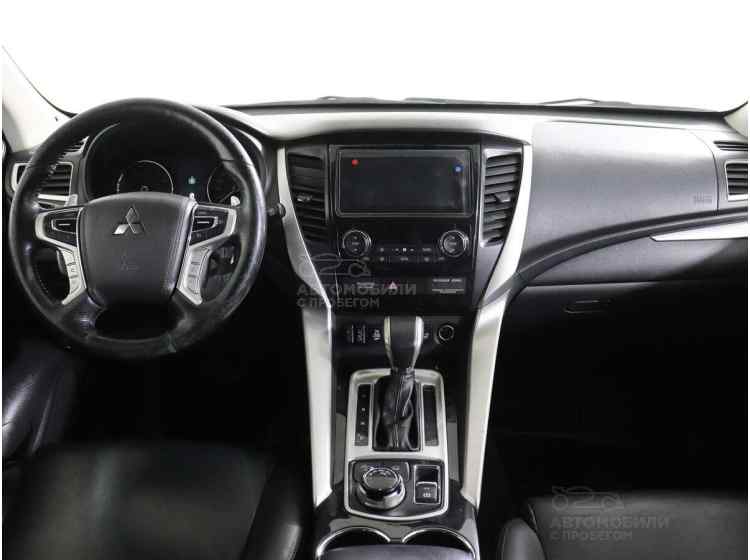 Mitsubishi Pajero Sport III