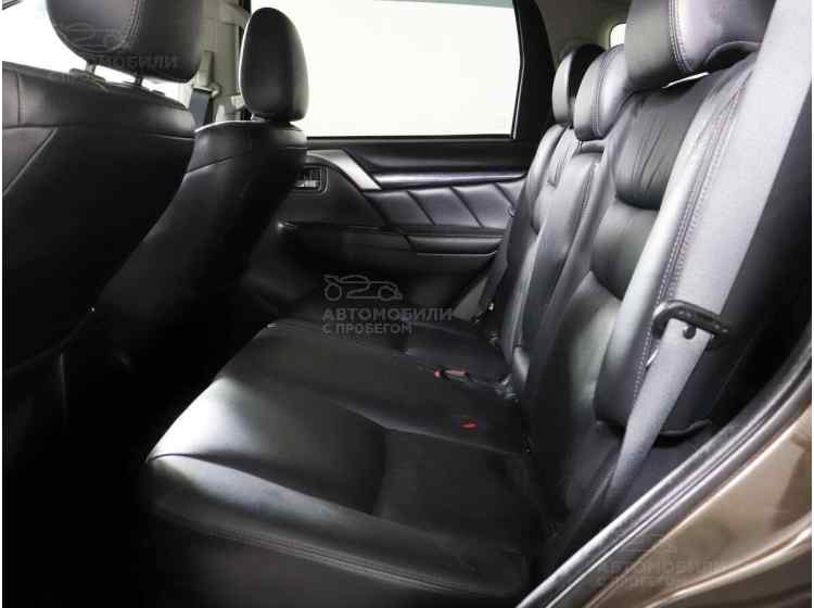 Mitsubishi Pajero Sport III