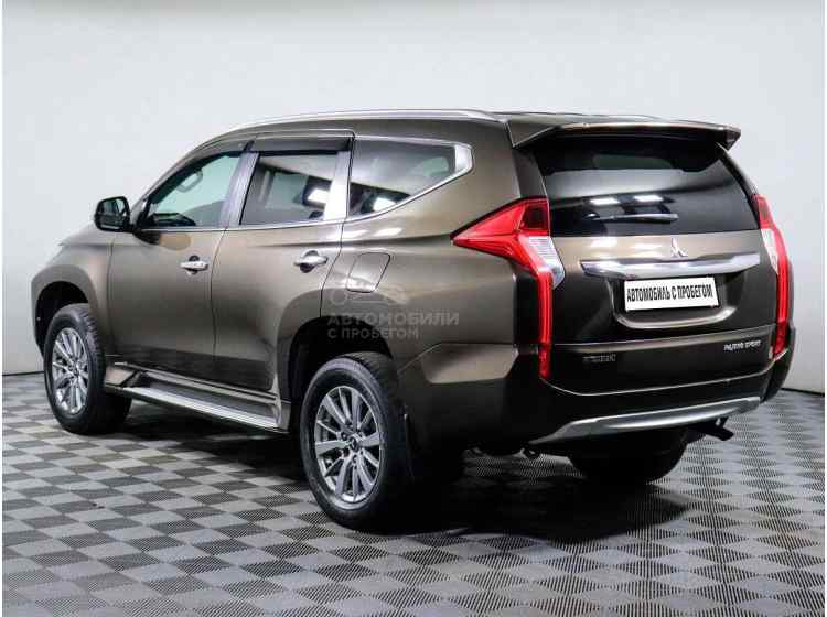 Mitsubishi Pajero Sport III