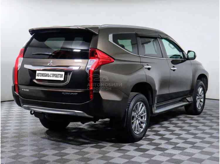 Mitsubishi Pajero Sport III